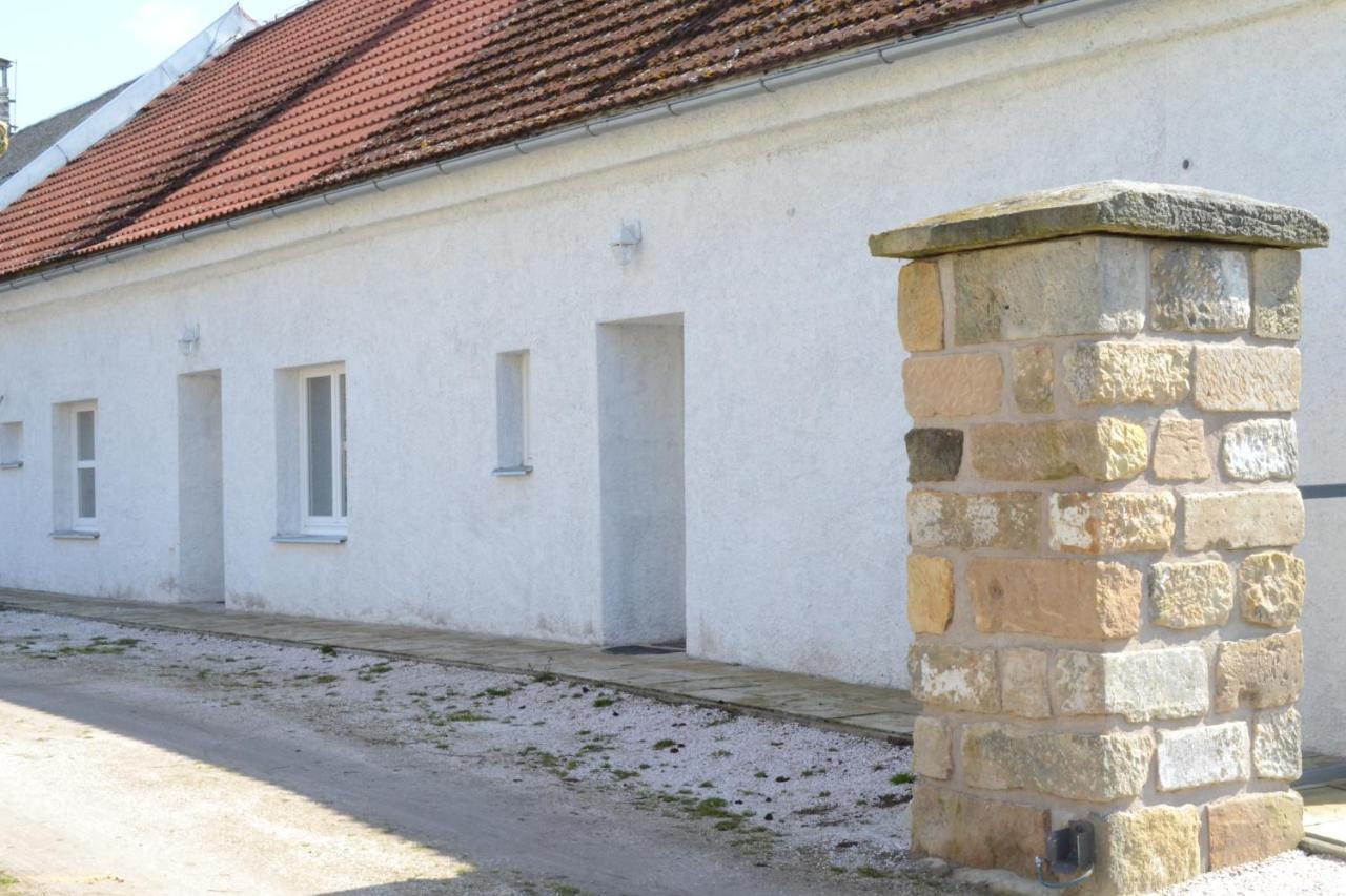 Dvur Dolenec Apartment Rohoznice  Exterior foto