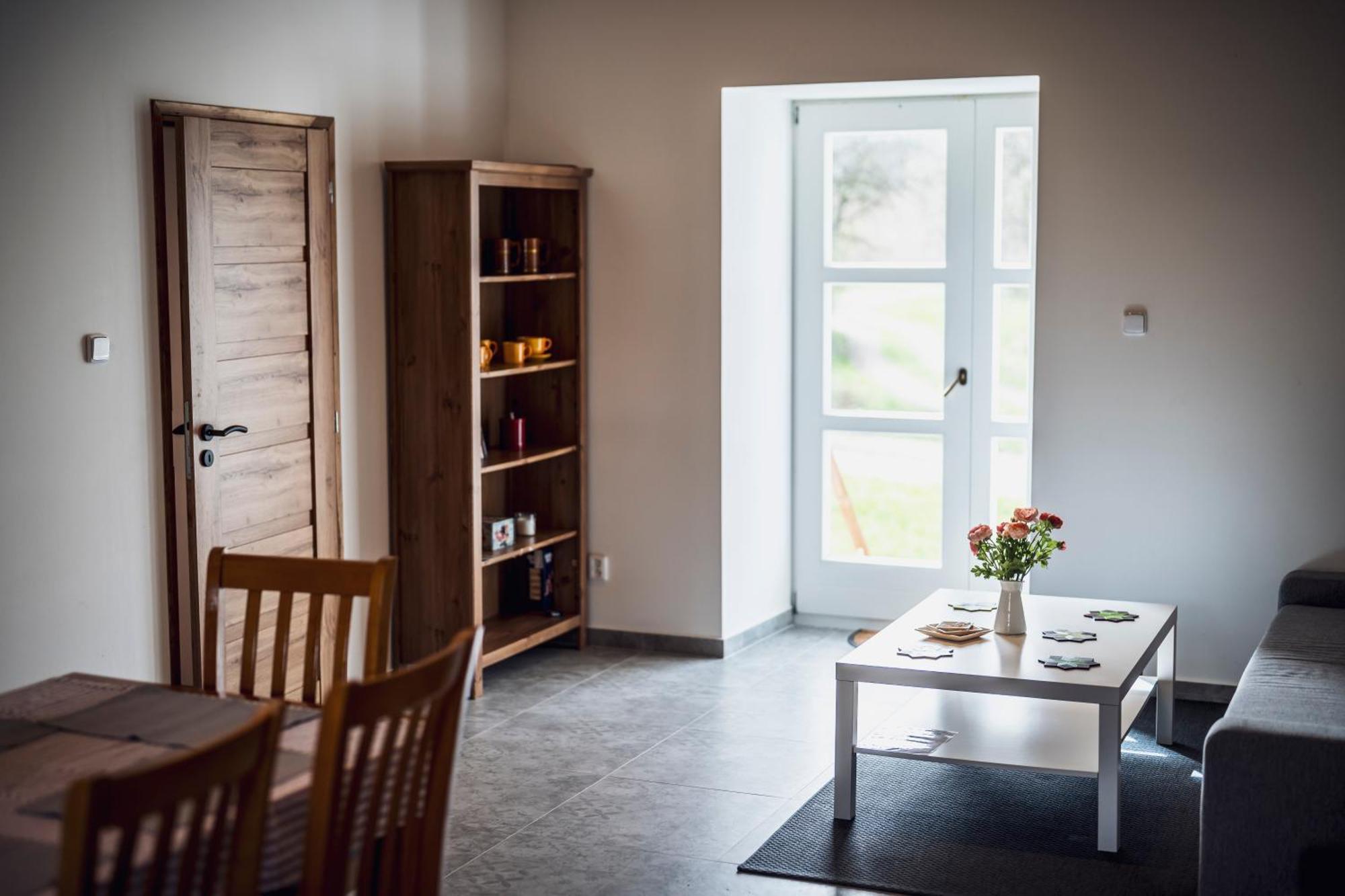 Dvur Dolenec Apartment Rohoznice  Exterior foto